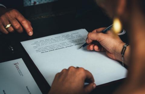 Sąd: Nieuzasadniona dyscyplinarka za nieodebranie skierowania na badania