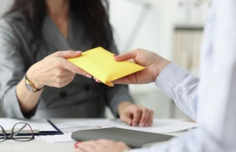 Polska znowu spadła w rankingu korupcji Transparency International