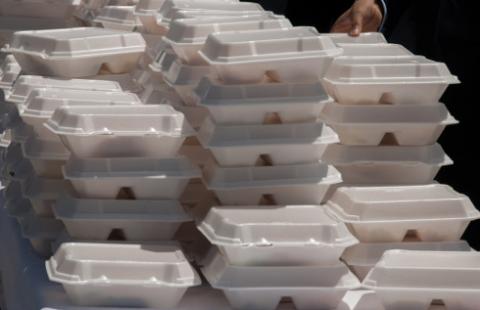 Mniej tworzyw sztucznych, więcej zawartości - trwa unijna walka z nadmiarem opakowań