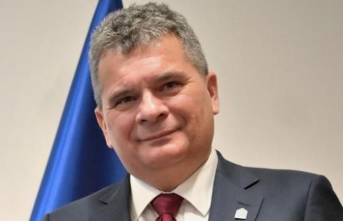 Prok. Korneluk popiera powiązanie pensji pracownika prokuratury z prokuratorską