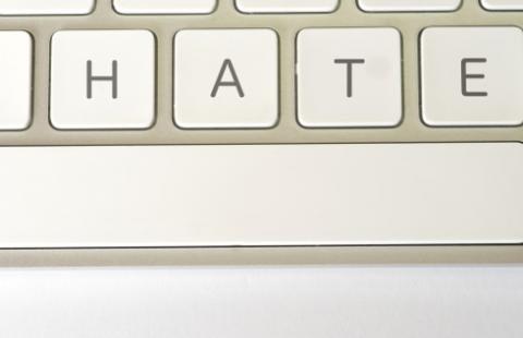 Jak zatrzymać lawinę nieprawdziwych komentarzy na temat firmy