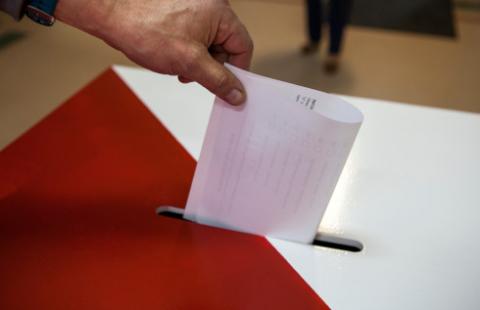 Nowe zasady głosowania Polaków za granicą – rekordowa liczba obwodów wyborczych