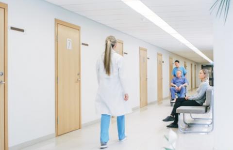 NRL domaga się niezwłocznego zniesienia uproszczonego trybu dostępu do zawodu lekarza