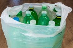 Butelki i puszki niezgody między samorządami a przedsiębiorcami