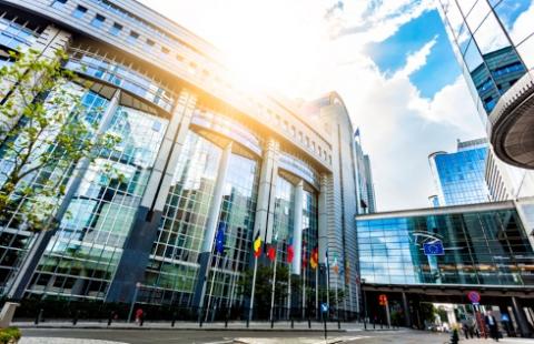 Polska nie wdrożyła w pełni dyrektyw. KE pyta m.in. o dopłaty do kotłów