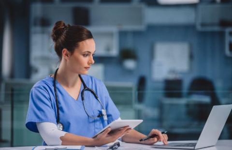 Szpital nie zapewnia warunków? Odpowiedzialność może grozić lekarzowi