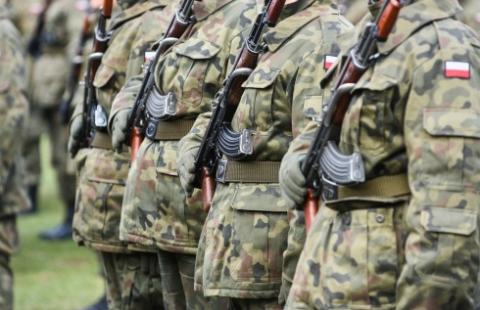 Byli żołnierze mają prawo zakładać mundur
