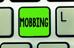 CIOP-PIB: 48,8 proc. pracowników doświadczyło cyberprzemocy osobiście