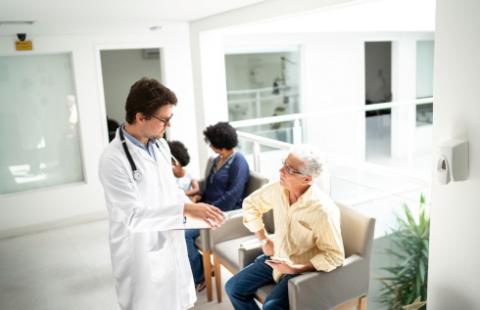 Zwolnienie lekarskie w jednej firmie, praca w drugiej - będą problemy