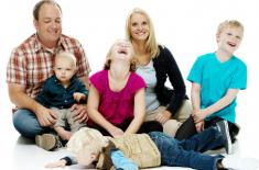 Wychowanie bez ram czasowych. Wyrok NSA w sprawie rodzicielskiego świadczenia uzupełniającego