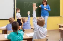 Prace społeczne i ujawnienie wyroku za znieważenie nauczyciela