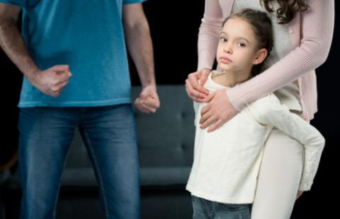 SN: Osiem lat więzienia dla ojczyma molestującego pasierbicę