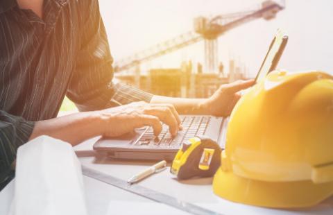 Kiedy pracodawca pobiera 50 proc. koszty od wynagrodzenia inżyniera