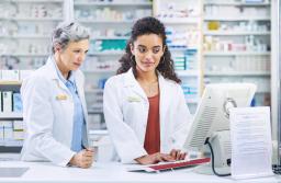 Zamawianie produktów leczniczych mniej formalistyczne. Ustawa z podpisem prezydenta