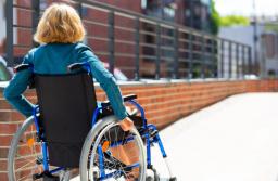 Świadczenie pielęgnacyjne zależne od braku aktywności zawodowej - skarga w Trybunale