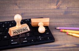 Bez zmiany przepisu firma nie uwolni się od odpowiedzialności za mobbing