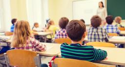 Większa swoboda w kształtowaniu sieci szkół, ale bez zmian w programie dopłat