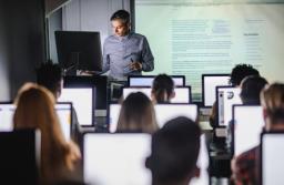 Zapomogi dla doktorantów w trudnej sytuacji sfinansują szkoły