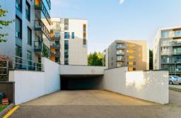 Podziemny garaż także miejscem schronienia w razie wojny