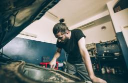 Kolejna sąsiedzka wojenka – tym razem o mycie i naprawę aut