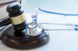 Prezydent zawetował uproszczony tryb zatrudniania lekarzy z Ukrainy, po czym go przywrócił