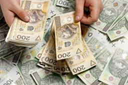 Nierówne traktowanie członków korpusu służby cywilnej w KAS zostaje na dłużej