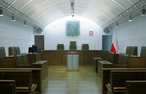 SN: Kurator nie musi doręczać pism jak adwokat i radca