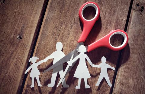 Tak - dla opieki naprzemiennej, nie - dla utrudniania kontaktów