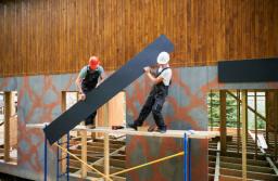 Różne paszporty, różne szanse - dwa światy polskiego rynku pracy. Badanie PARP i UJ