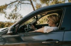 Sprzedaż aut wykupionych z leasingu operacyjnego a zwolnienie z VAT