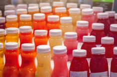 Woda, która jest sokiem - posłowie pytają o praktyki producentów