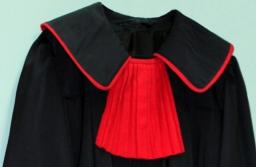 Prokurator awansuje do prokuratury okręgowej po minimum sześciu latach