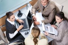 Usługi mediacji a zwolnienie podmiotowe z VAT